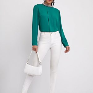 blusa-elegante-gola-bordada-05